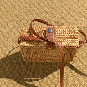 Patton Staw Hobo Cross Body Bag/ purse